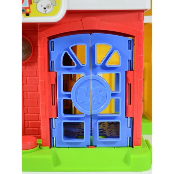 Fisher Price Little People Animal Rescue Adoption Center Playset Toy Incomplete - Picture 5 of 12